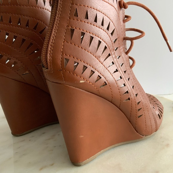 Stylish Lace-up Wedges - Picture 4 of 11